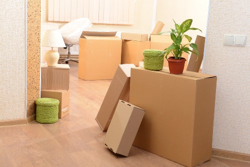 Pinner moving truck service for residential and commercial customers